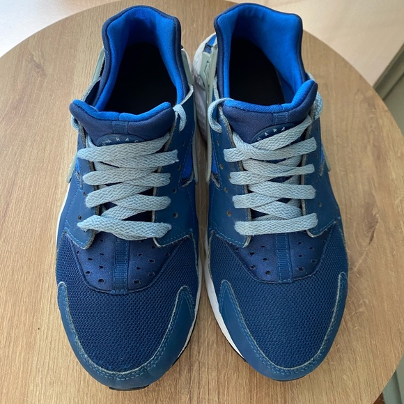 Boys blue size 6 Nike Huraches - Picture 2 of 4